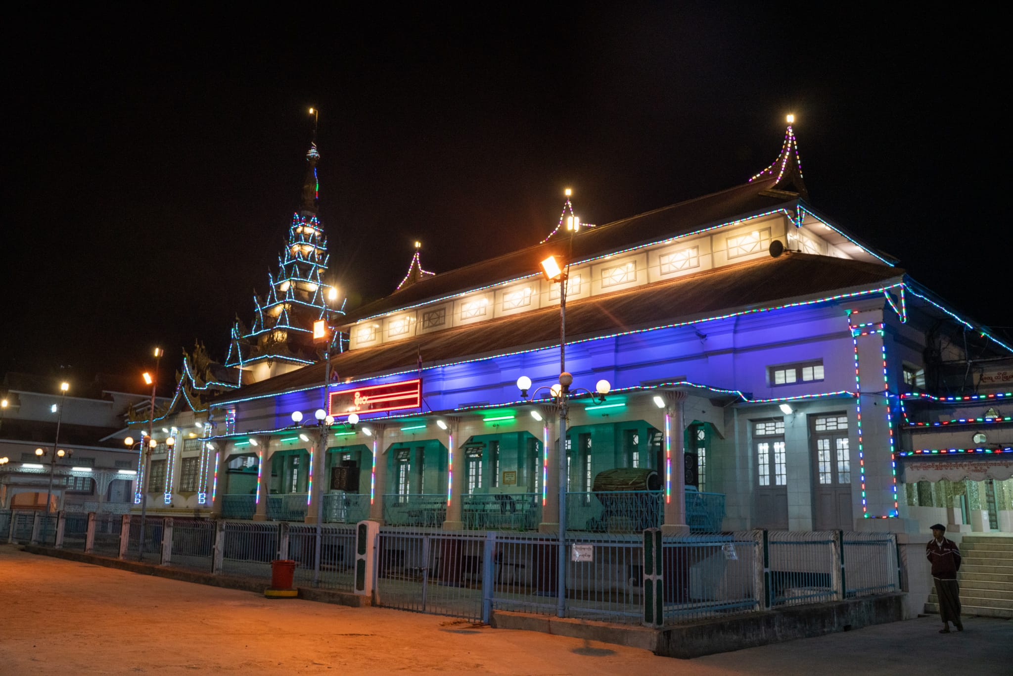 Photo 4 from Phaungdawoo-pagoda